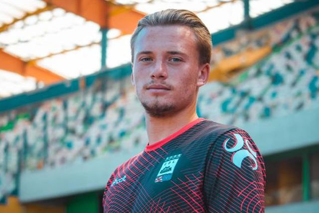 Leirienses oficializam Vladyslav Kobylianskyi