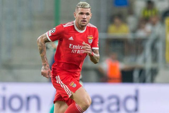 Ingleses avançam negociações com Fulham por Morato