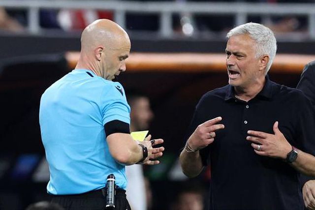 Castigo pesado para Mourinho depois do confronto com o árbitro!