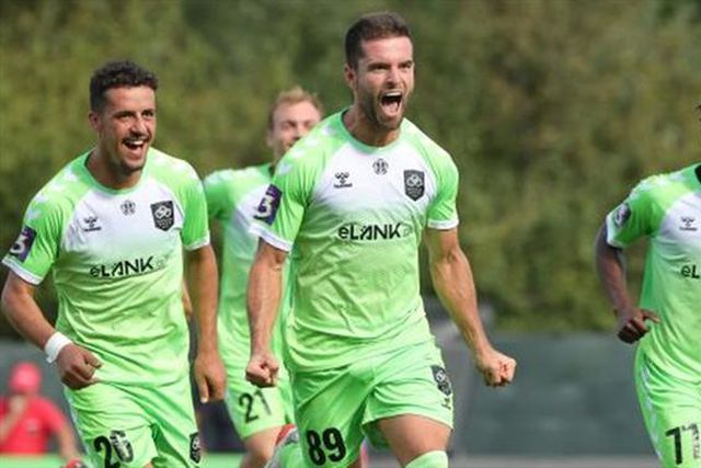 Oficial: Goleador renova contrato