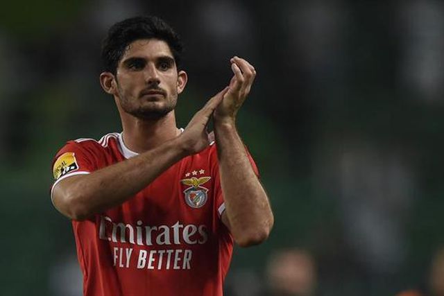 Águias recuperam Gonçalo Guedes