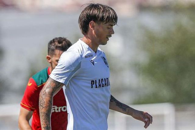 Mangas vai ser operado e falha o início da época