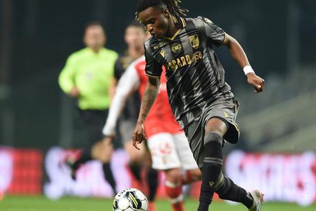 Bamba oficializado no Al-Duhail!