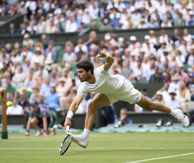 É «só» um alongamento: Djokovic lança desafio para os corajosos (vídeo)