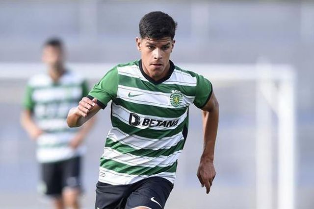 Mateus Fernandes e Fatawu titulares na Youth League