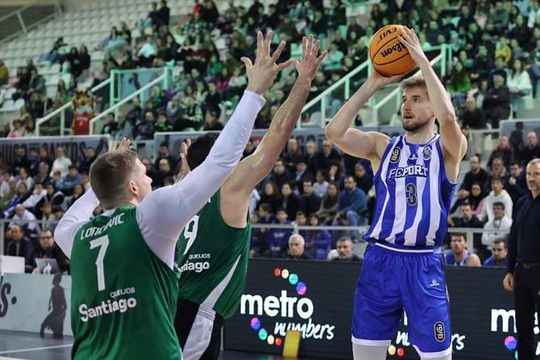 Voytso muda-se do FC Porto para o Cantabria da LEB Oro