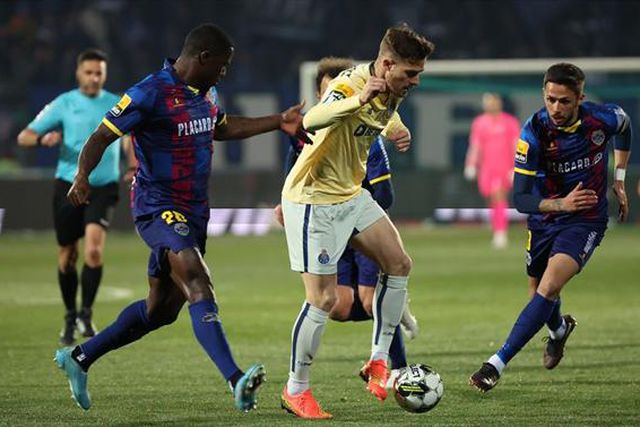 Toni Martínez carimba vitória do FC Porto aos 90+6' (vídeo)