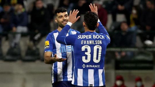 Taremi e Evanilson colocam FC Porto a vencer por 2-0 (vídeo)