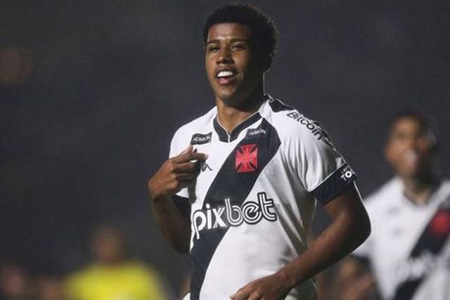 Chelsea perto de fechar promessa brasileira