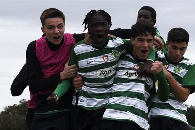 Leão fecha a época com 'mão cheia' e pódio