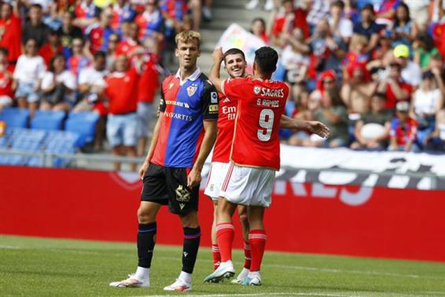 GOLAÇO! Jurásek também marca na estreia!