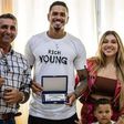 Lucas Veríssimo homenageado em Luiziânia e alvo de pedidos para voltar ao Santos
