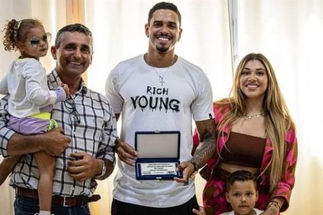 Lucas Veríssimo homenageado em Luiziânia e alvo de pedidos para voltar ao Santos