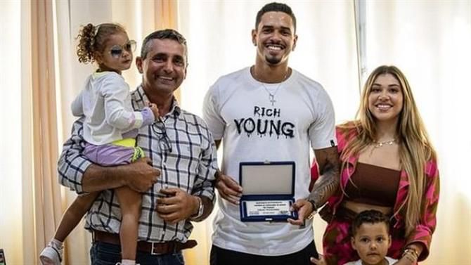 Lucas Veríssimo homenageado em Luiziânia e alvo de pedidos para voltar ao Santos