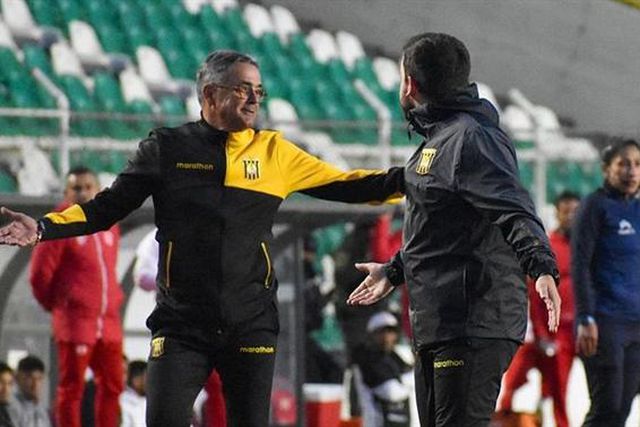 Ricardo Formosinho vence em casa e mantém The Strongest na frente