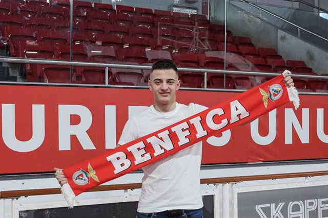 Benfica apresenta reforço que é sócio do clube desde que nasceu