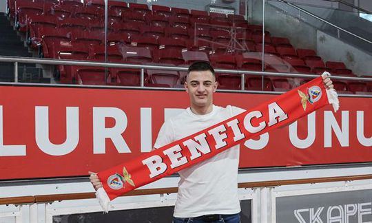 Benfica apresenta reforço que é sócio do clube desde que nasceu