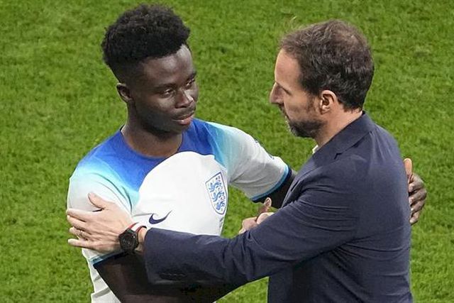 Jovem adepto ofereceu mesada a Saka e... ganhou um amigo (vídeo)