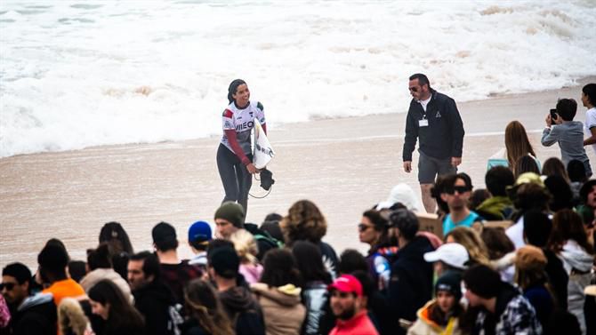 Meo Rip Curl Portugal Pro: Bonvalot passa bateria com seis pontos na cabeça