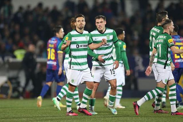 Pedro Gonçalves encaminhou Sporting para o regresso às vitórias (veja o resumo)