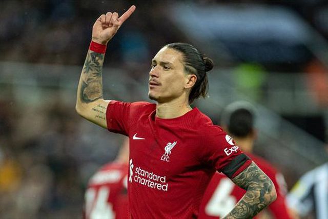 Darwin abre o marcador para o Liverpool (vídeo)