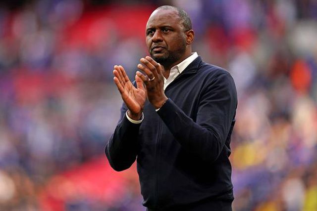 Patrick Vieira na corrida à sucessão de Allardyce