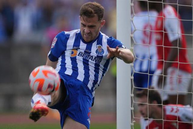 Toni Martínez deixa-se seduzir por um amor impossível