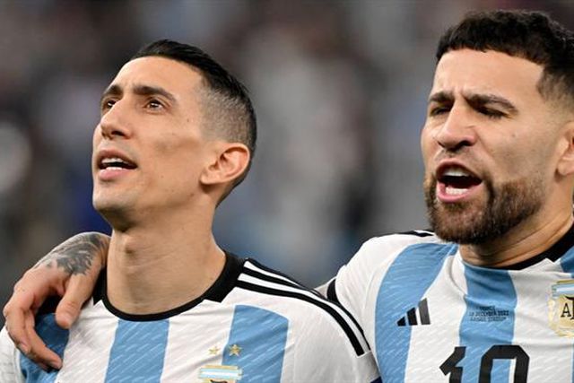 Otamendi dá as boas-vindas a Di María com um 'desafio'