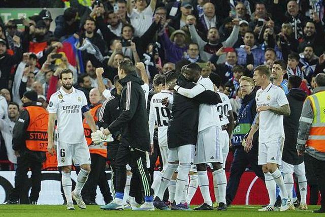 Campeão europeu faz história em Anfield