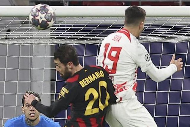 Espetacular! Bernardo Silva e Pep Guardiola: quem é, afinal, o treinador? (vídeo)