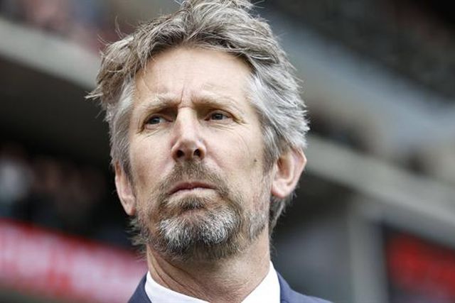 Van der Sar permanece nos cuidados intensivos com estado «preocupante»
