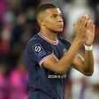 Mbappé volta a liderar valores de transferências; central mais caro é português