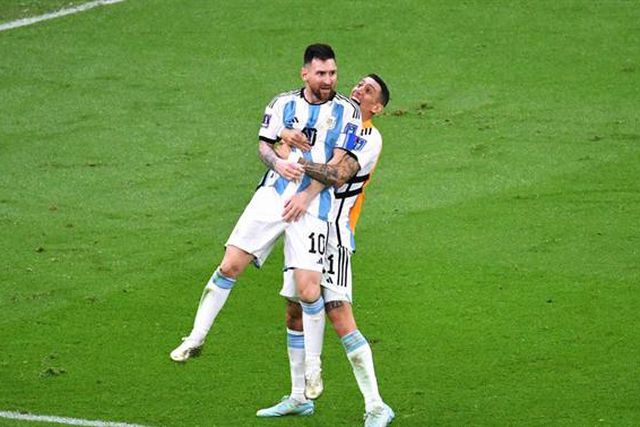 Só Messi ganhou o que Di María ganhou