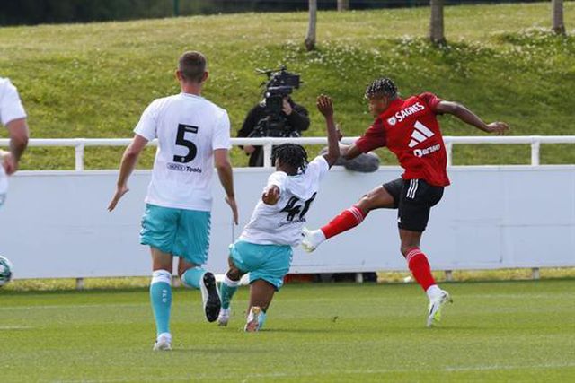 Rafa assiste e Neres finaliza primeiro golo da pré-época (vídeo)