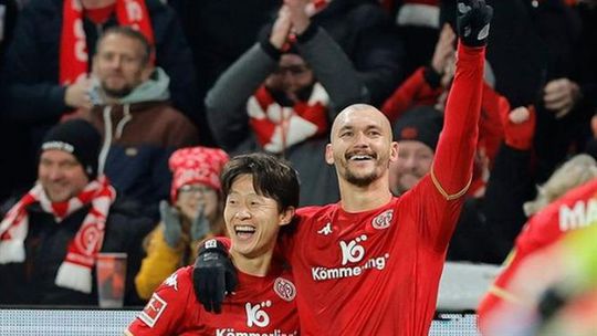 Mainz goleia Monchengladbach