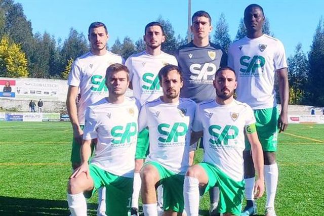 Equipa entra com sete jogadores e jogo termina aos três minutos