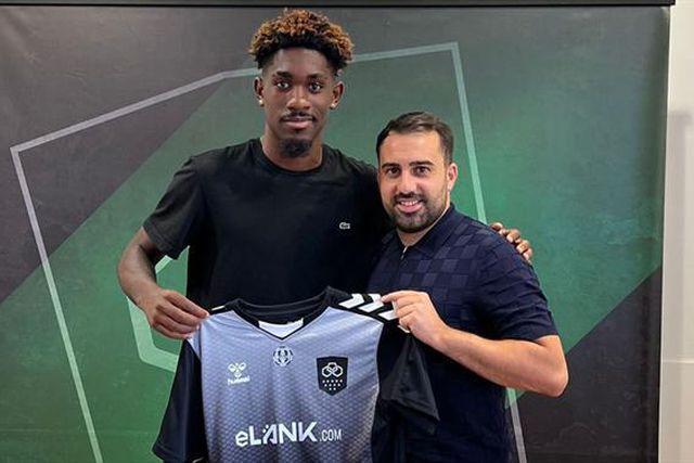 Lénio Neves assina por três épocas