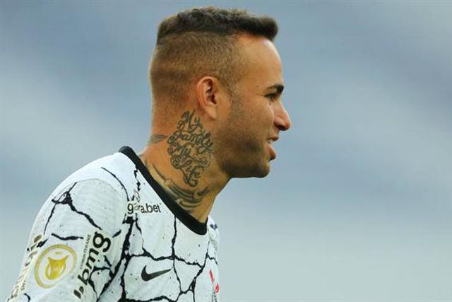 Repugnante: adeptos do Corinthians atacam jogador em motel (vídeo)