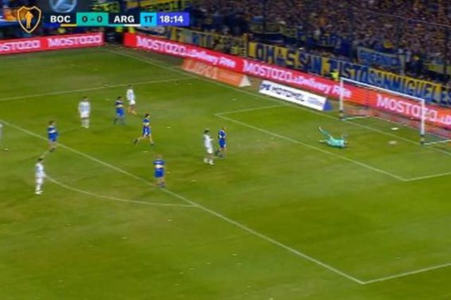 Lucho abriu o marcador na homenagem a Riquelme (veja o golo)