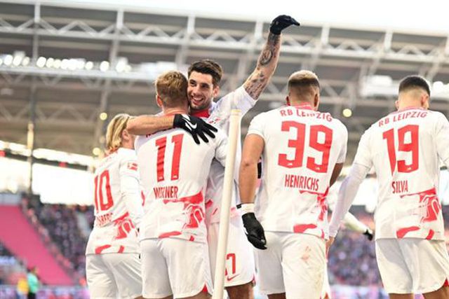 André Silva titular na vitória do RB Leipzig