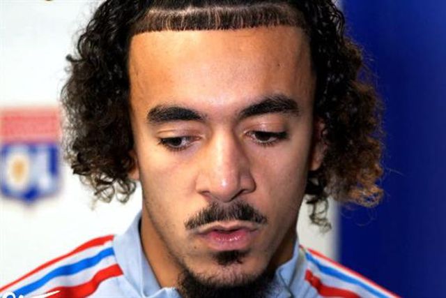 Contratado pelo Chelsea, explica porque quis ficar no Lyon até final da época