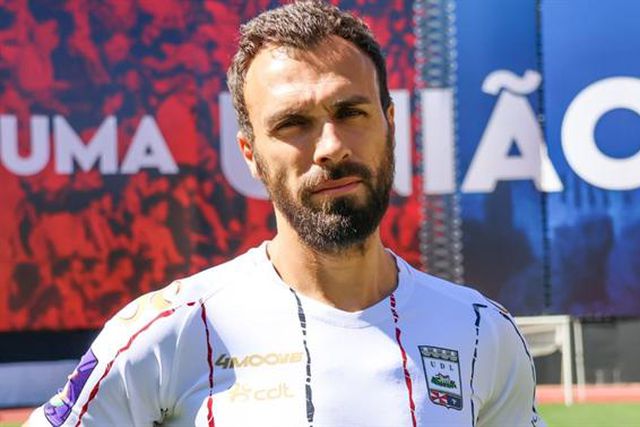 Oficial: Baixinho quer voar... alto