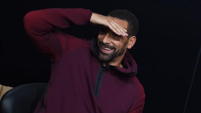 Rio Ferdinand fala de mudanças: «O ambiente tornou-se mais positivo, até a cafetaria mudou»