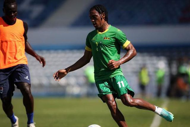 Notícia A BOLA: Ronaldo Lumungo é aposta de futuro