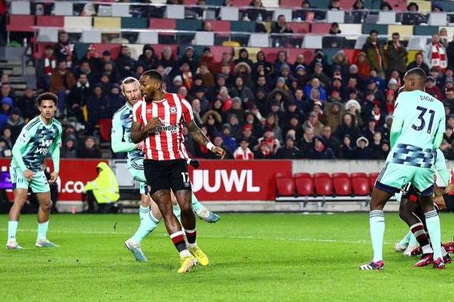 Fulham, de Marco Silva, perde em Brentford