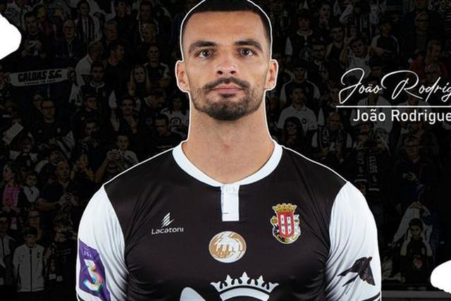 Tarzan renova por uma época com o Caldas