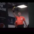 'Are you talking to me?' - o que faz um árbitro no balneário antes da final da Champions... (vídeo)
