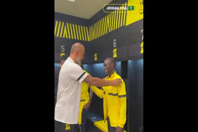 Nuno Espírito Santo dá as boas-vindas aos reforços do Al-Ittihad