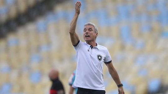 Luís Castro despede-se do Botafogo: «Estamos todos de passagem»