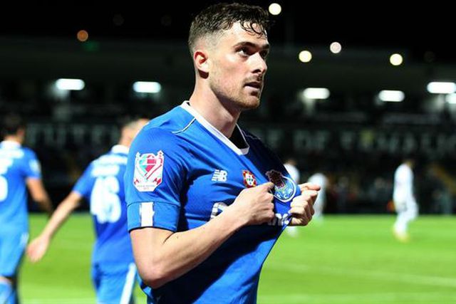 Sondagem: FC Porto deve negociar com Valência o empréstimo de Toni Martínez? Veja o resultado final